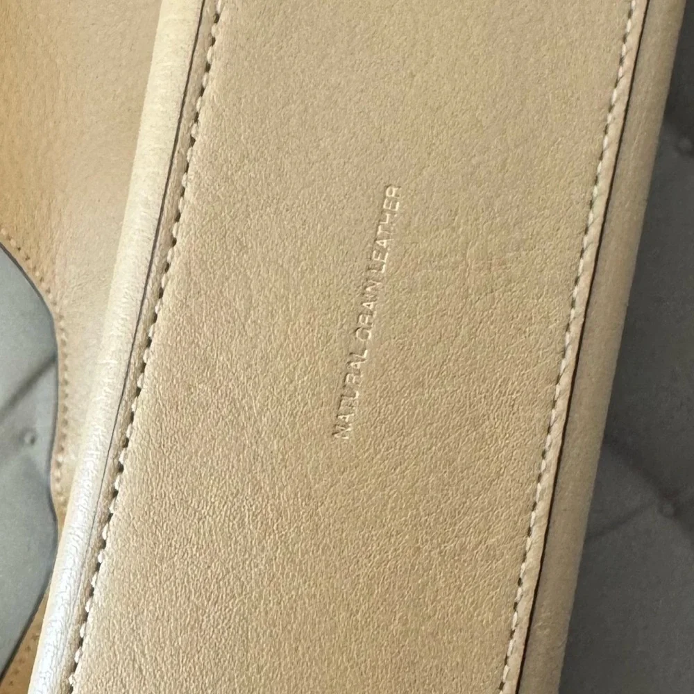 Coach - Brooklyn 28 Shoulder Bag
Natural Tan Brass Leather - Picture 5 of 7